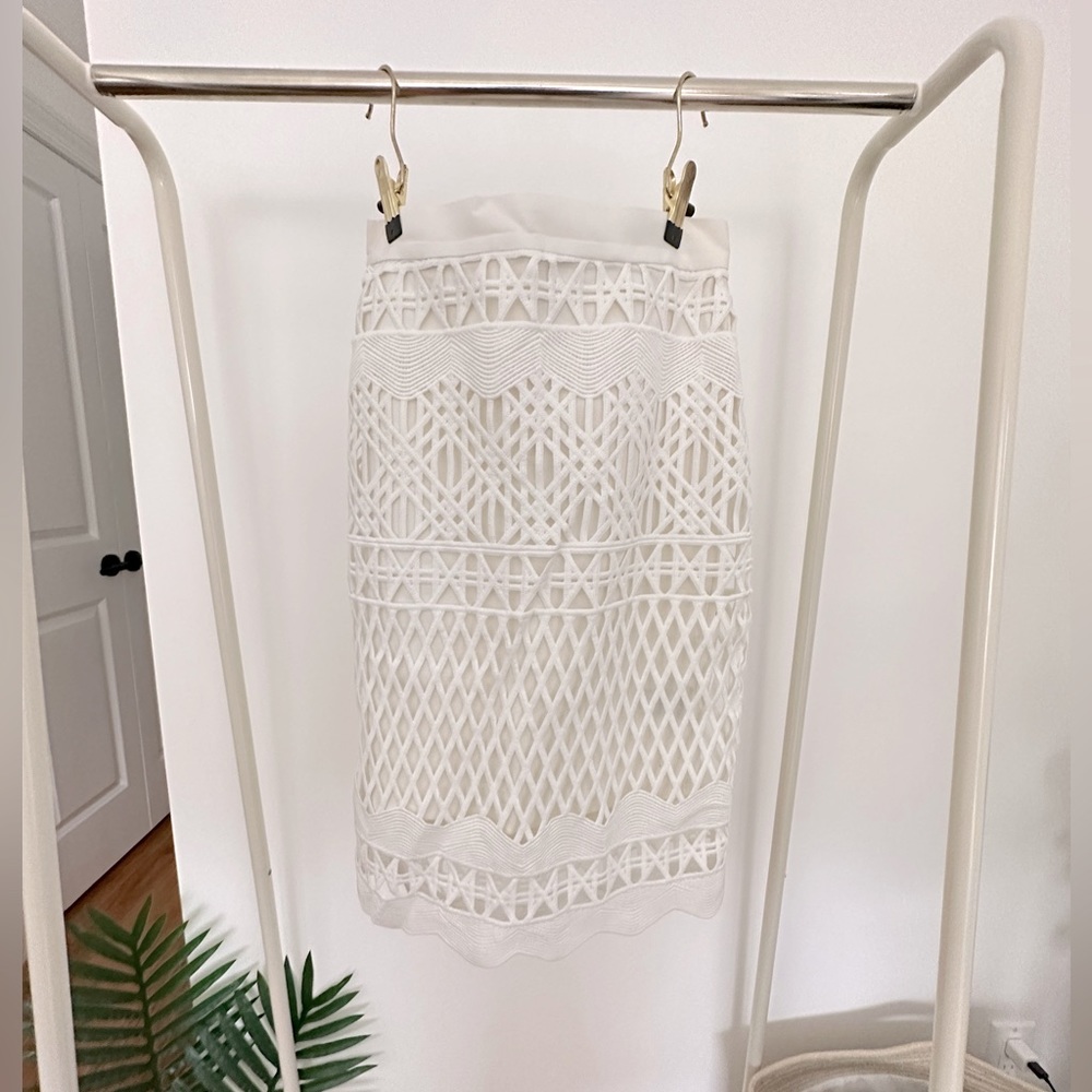 KENDALL + KYLIE - lace white skirt SIZE XS